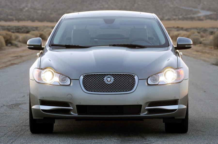  Jaguar XF Supercharged 2010 года  (фото 11 из 56)